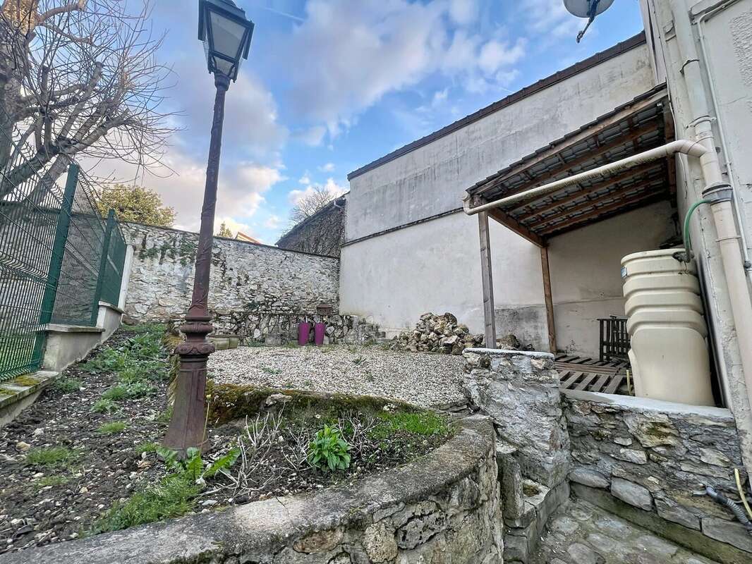 Maison à CHENNEVIERES-SUR-MARNE
