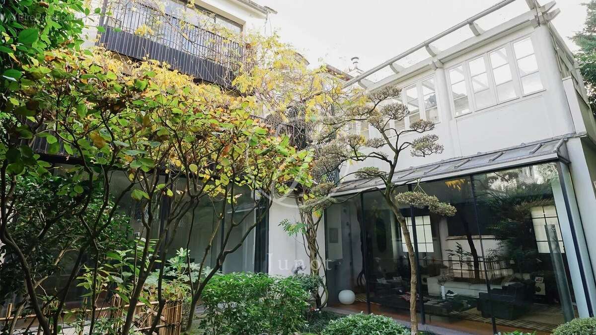 Maison à NEUILLY-SUR-SEINE