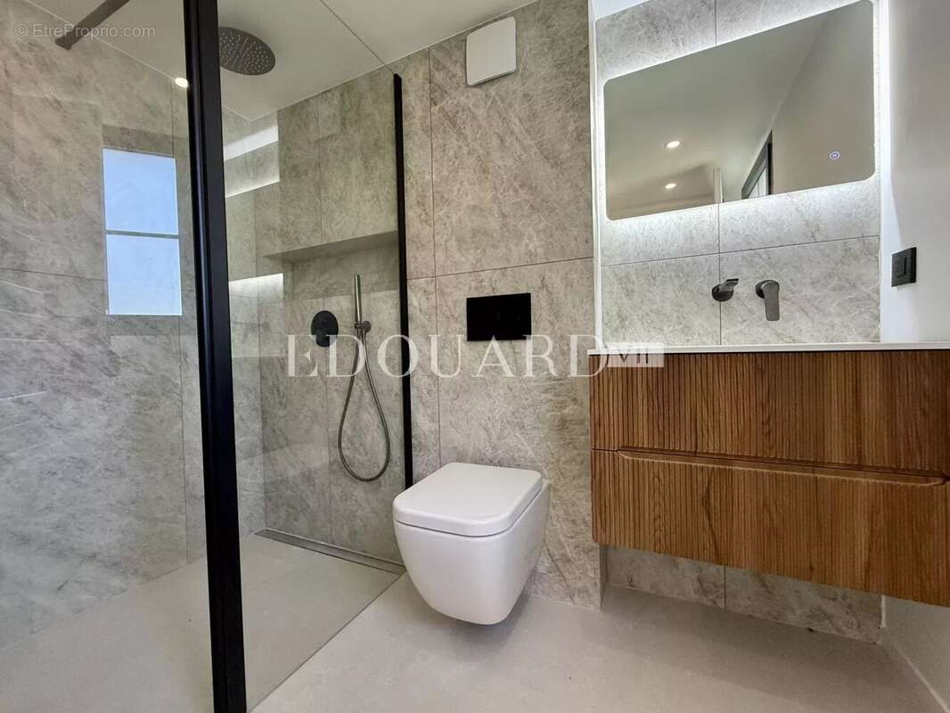 Superbe villa contemporaine avec piscine, une oasis de lumière au cœur de Roquebrune Cap Martin - photo 39