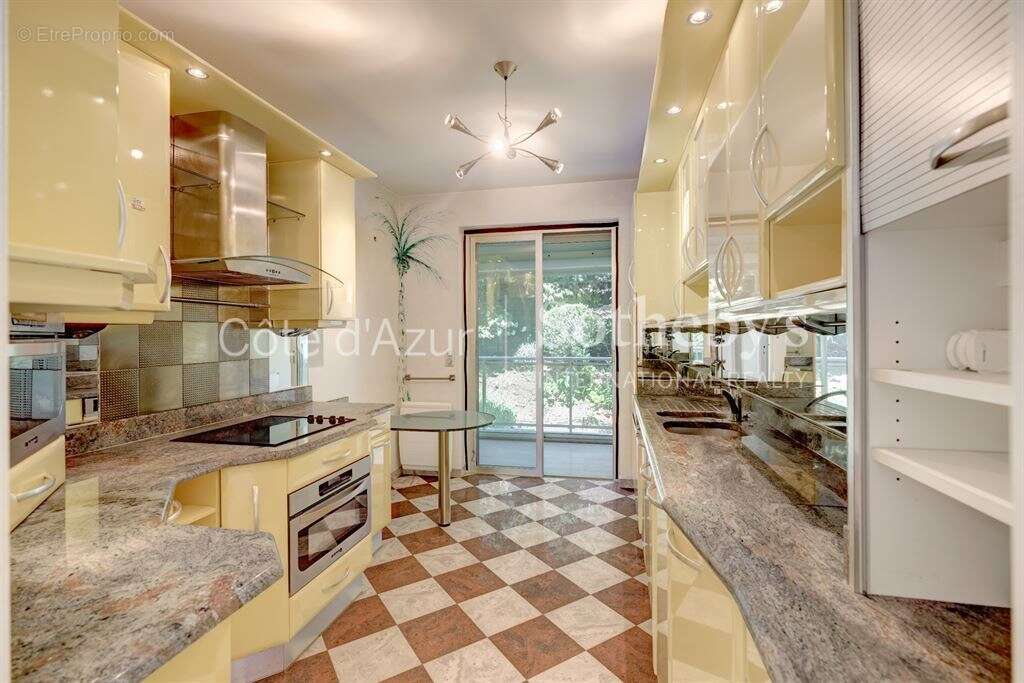 Appartement à LE CANNET