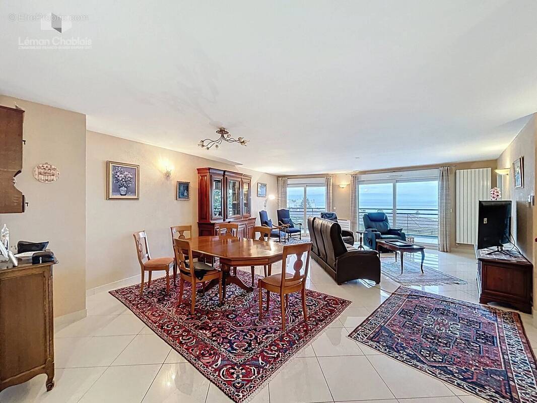 Appartement à EVIAN-LES-BAINS