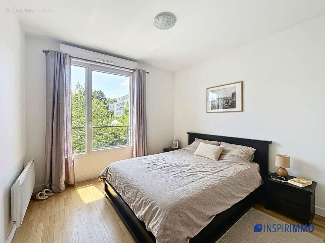 chambre 1 - Appartement à SAINT-CYR-L'ECOLE