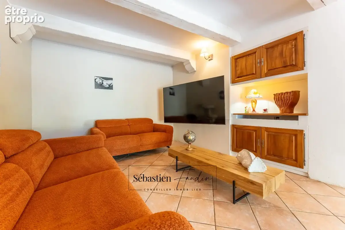 Maison à vendre 8 pièces LA CADIERE D'AZUR (83) - 2 logements - grande piscine - vue panoramique - grande parcelle - calme - nom - photo 10