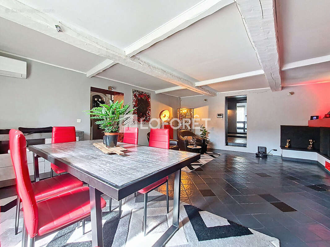 Maison à SAINT-ZACHARIE