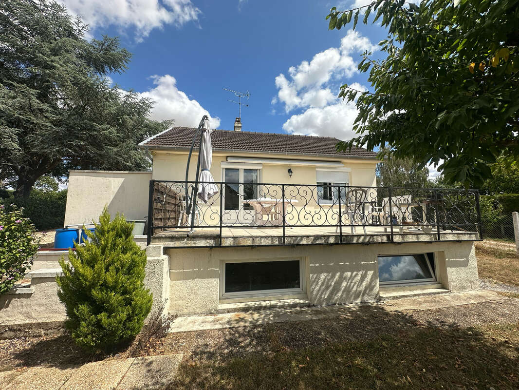 Maison BUEIL - locataire en place - photo 2