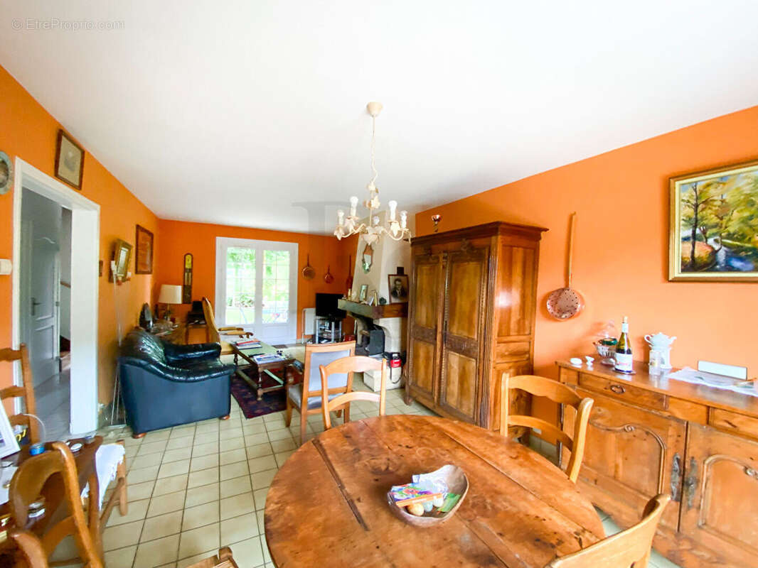 Maison à vendre à Falaise - 4 pièces, jardin, garage! - photo 2