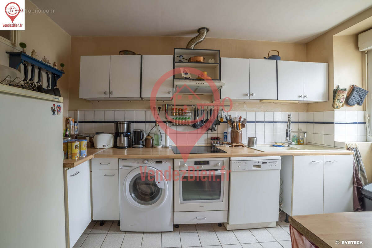 Maison à MOULINS-SUR-YEVRE