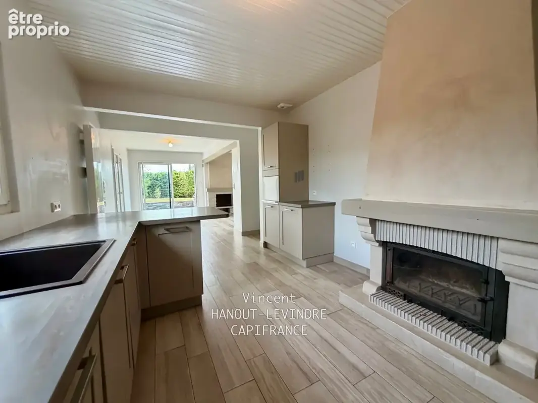 Maison à vendre 6 pièces SAINT BARTHELEMY D'ANJOU (49) - photo 15