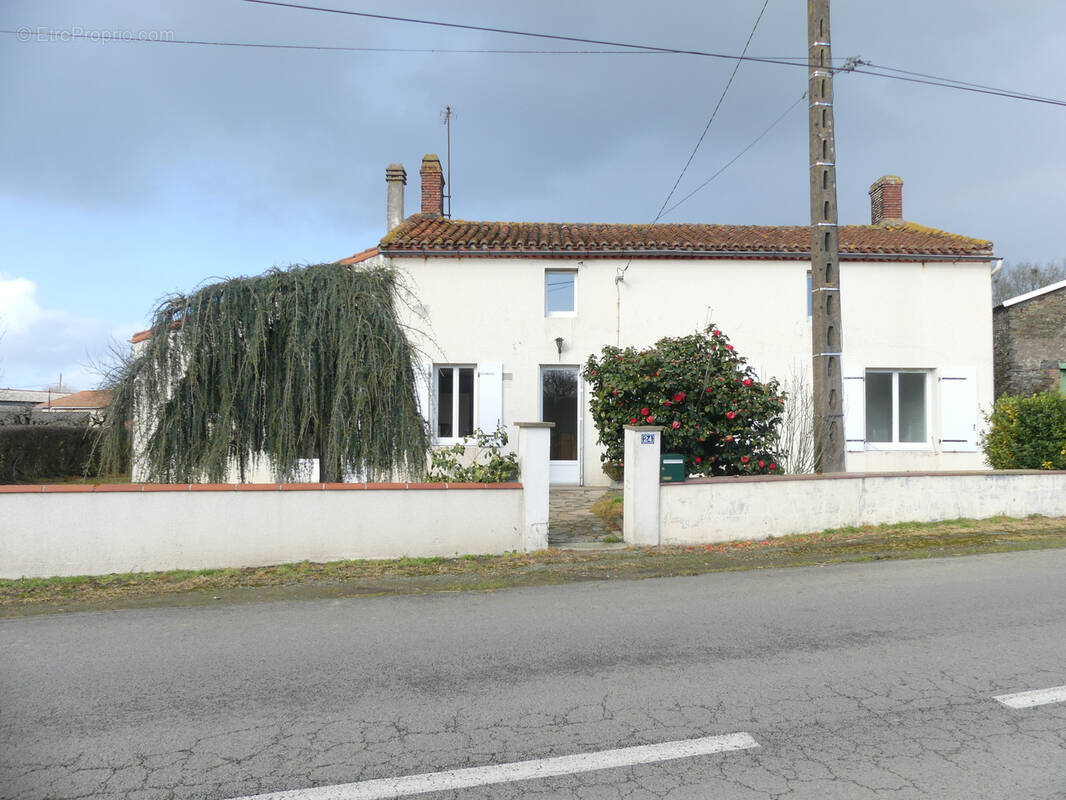 Maison à SAINT-MARTIN-DES-NOYERS