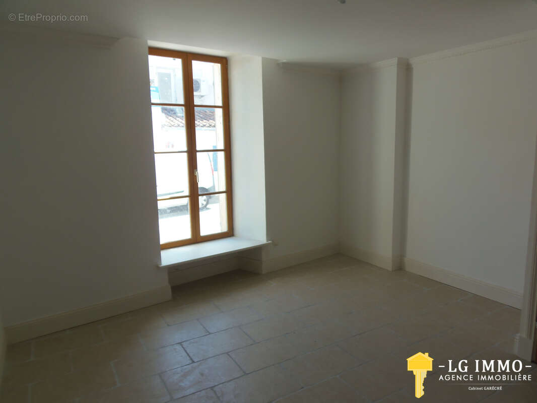 Appartement à MORTAGNE-SUR-GIRONDE