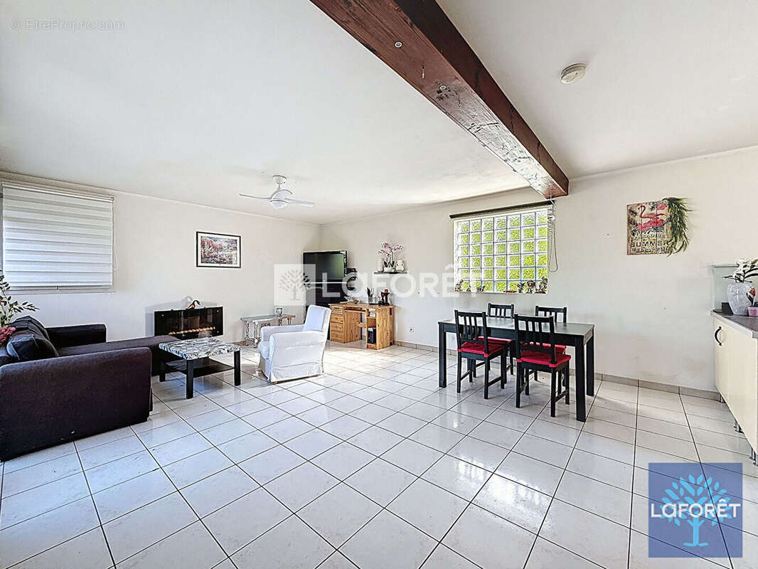 Maison à VIGNEUX-SUR-SEINE