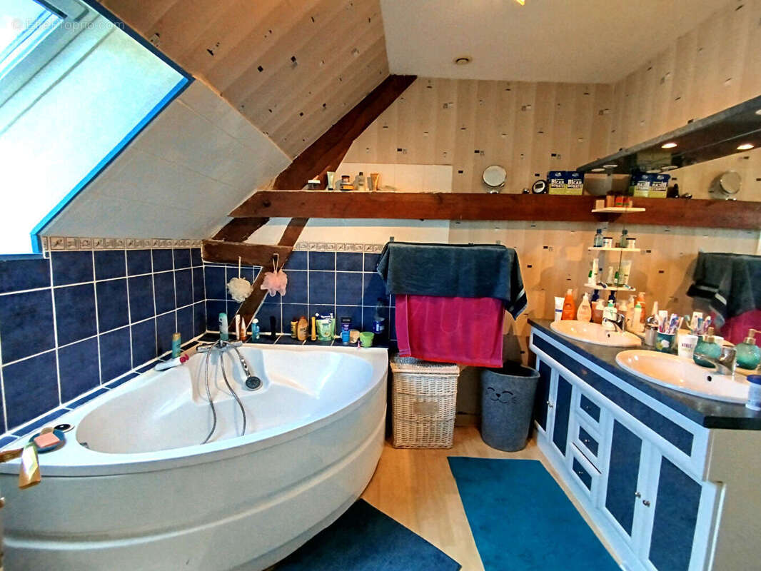 Maison à SAINT-GERMAIN-EN-COGLES