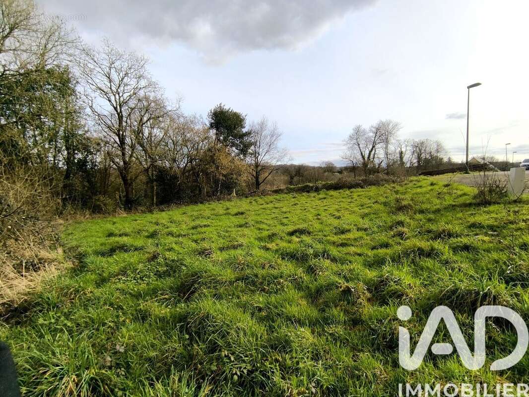 Terrain 685 m² à Saint-Thois  - photo 2