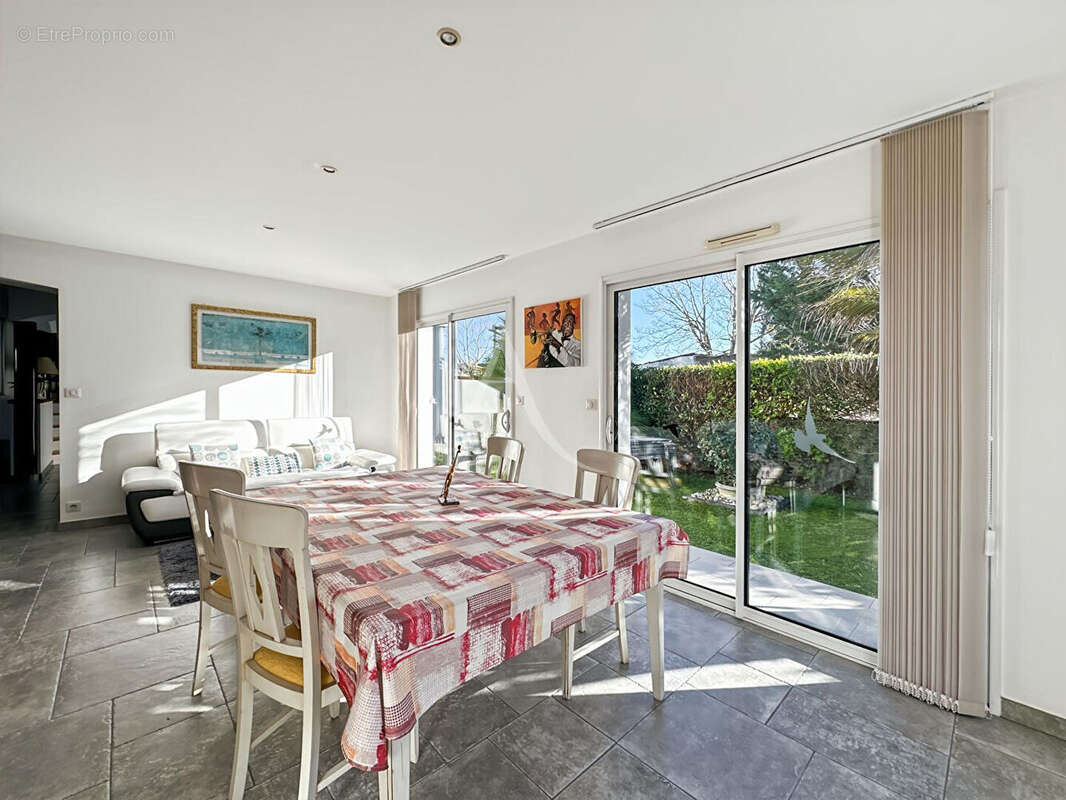 Maison contemporaine - au calme d'une impasse en centre-ville - photo 10