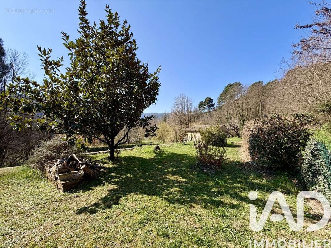 Photo 9 - Commerce à LE COLLET-DE-DEZE