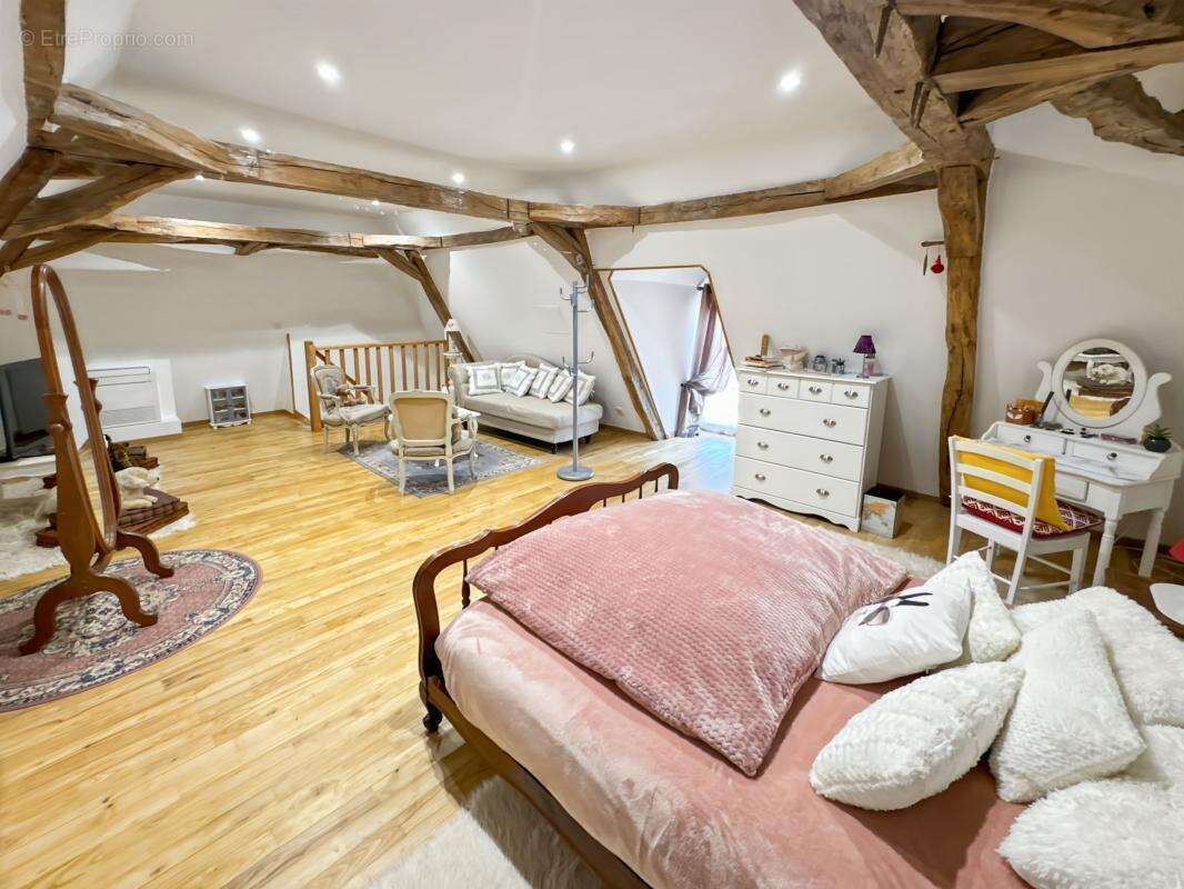 Maison forte aux allures de petit chateau - photo 17