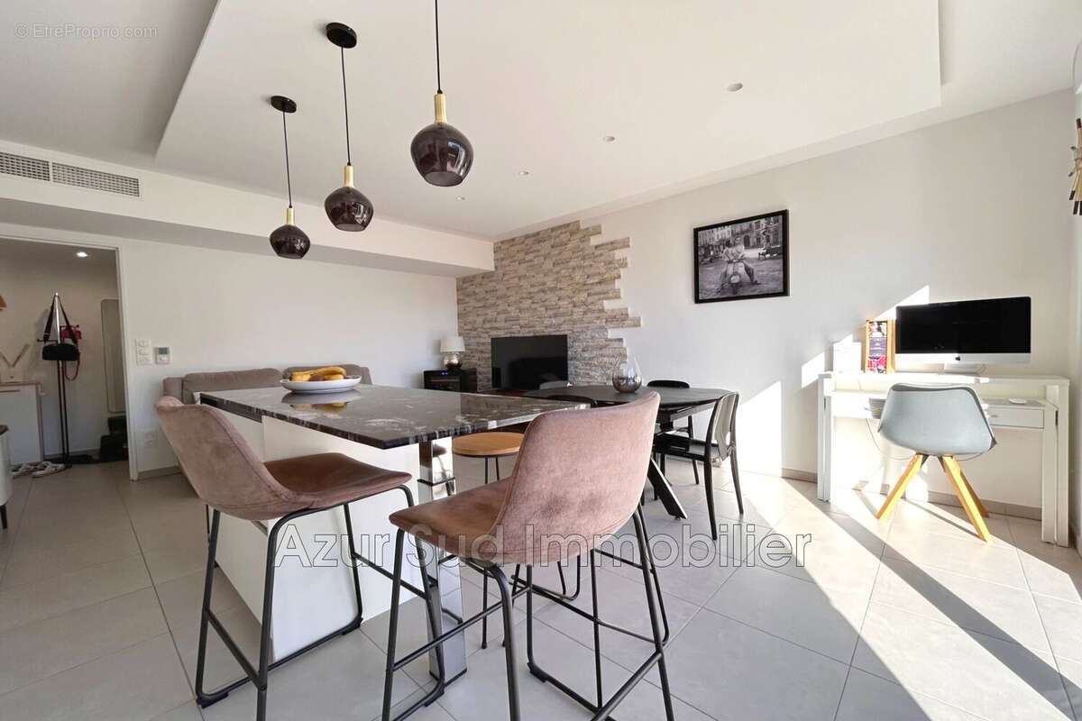 Appartement à VALLAURIS