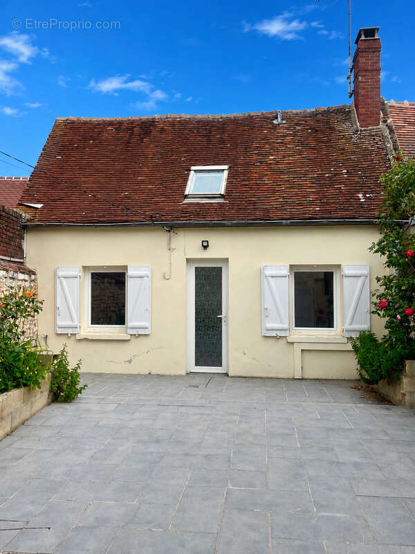 Maison à LA NEUVILLE-ROY