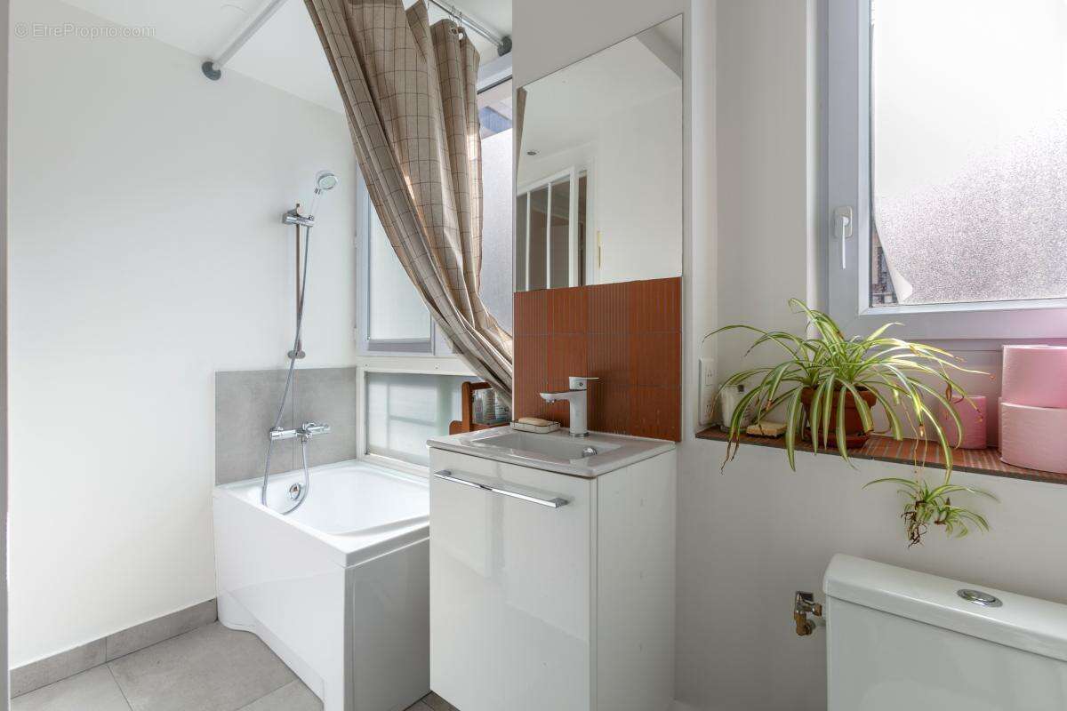 Charmant duplex de 80 m2 au coeur des Grandes Carrières   App - photo 17