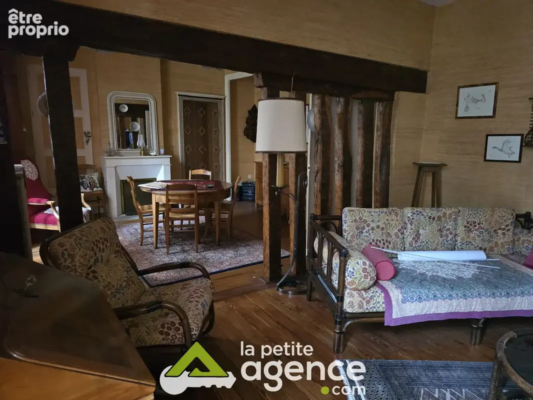 DUN SUR AURON : Charmante maison de ville édifiée sur 552 m2 de terrain fermé et ses dépendances. - photo 2