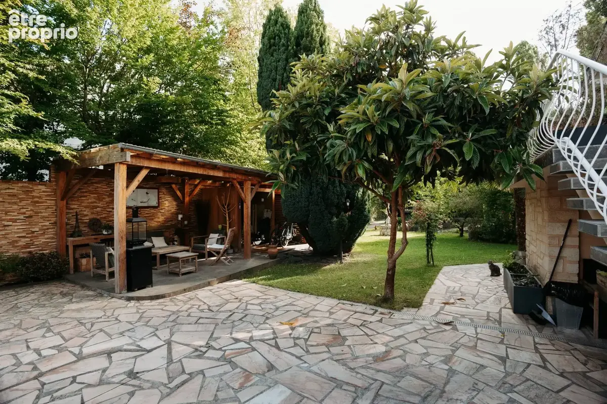 Maison 200 m² à Saint-Ouen-L'aumone  - photo 2