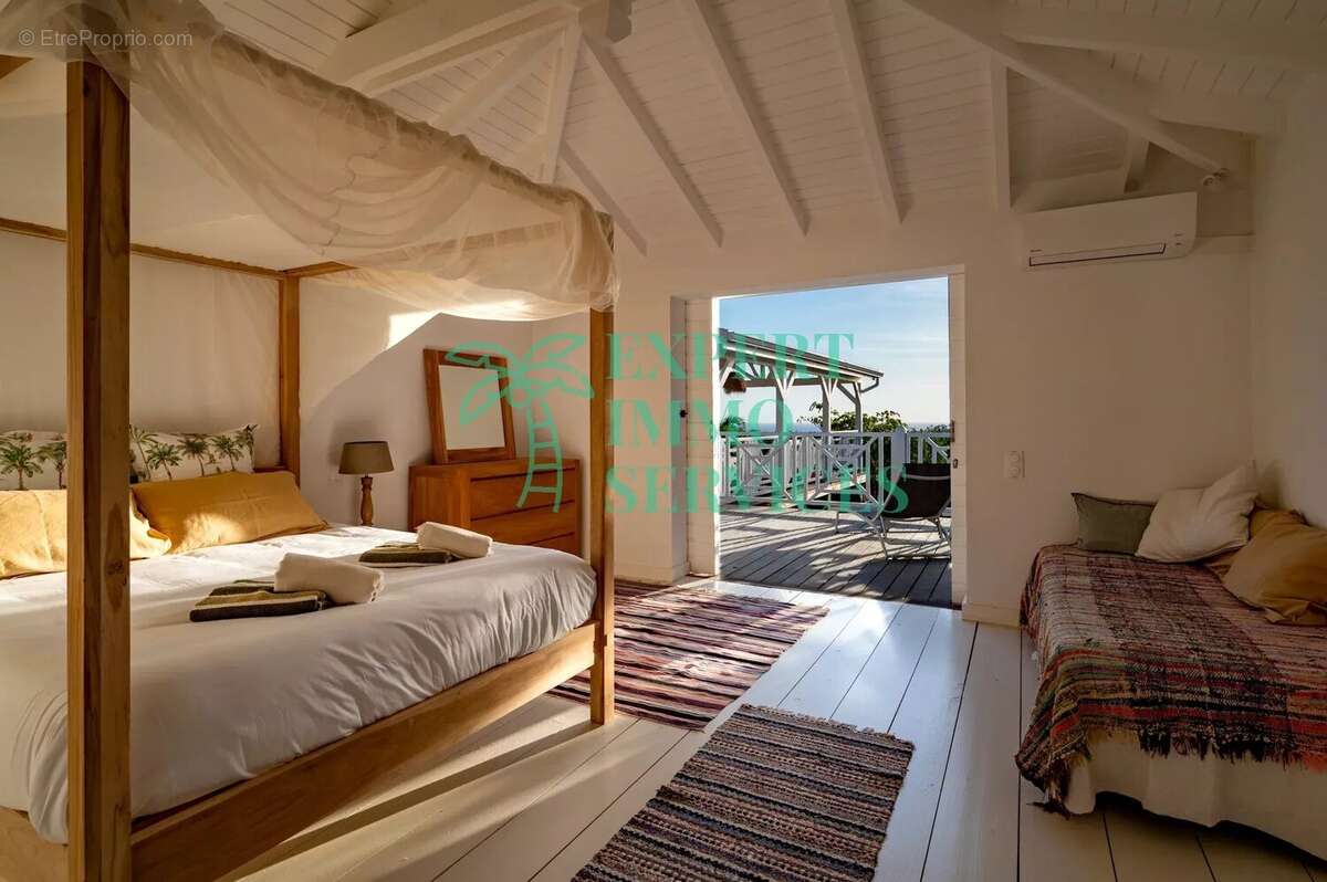 Maison à GRAND-BOURG