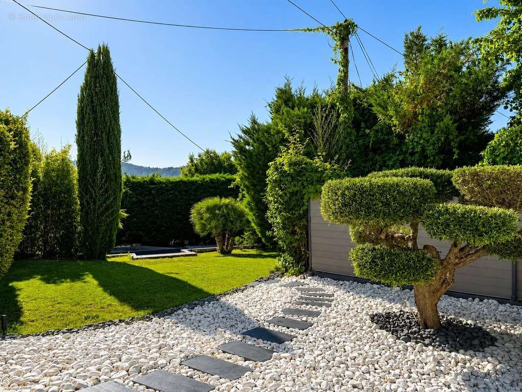 Maison à LA BOUILLADISSE
