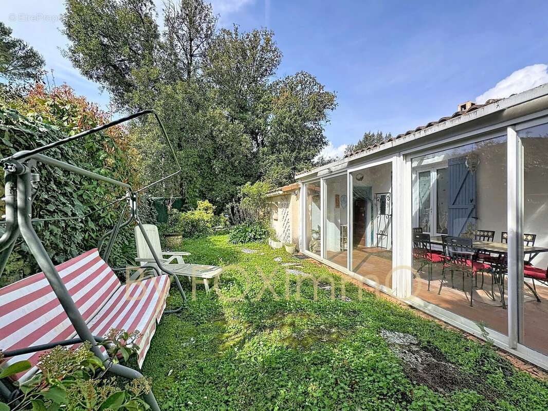 Maison à ROQUEFORT-LES-PINS