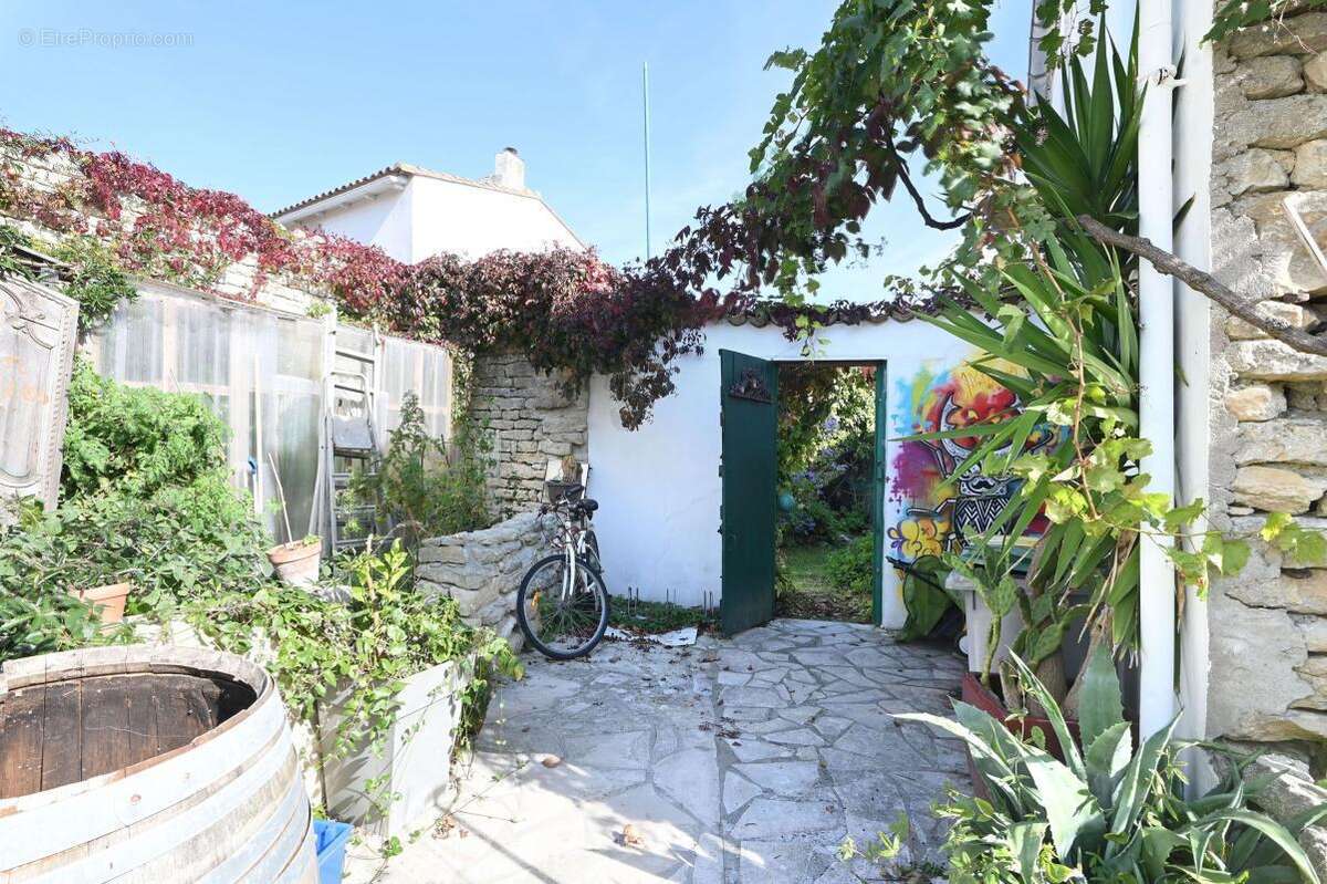 Maison à SAINT-CLEMENT-DES-BALEINES