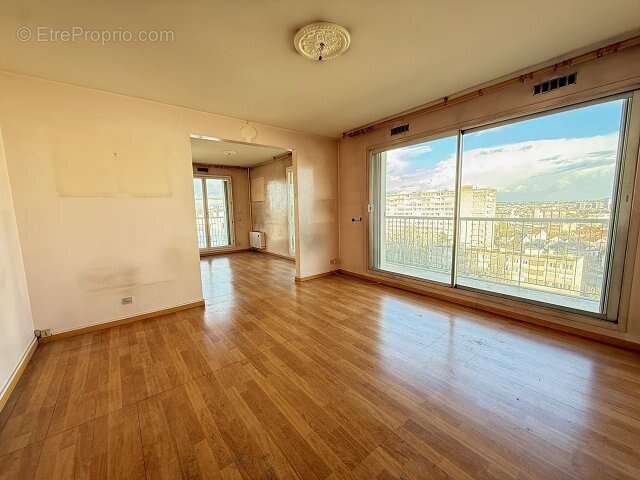 Appartement à MAISONS-ALFORT