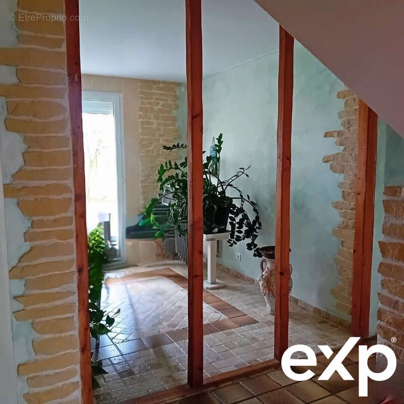 Maison à LES ECRENNES