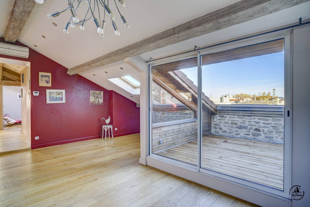 Appartement à SAINT-ETIENNE