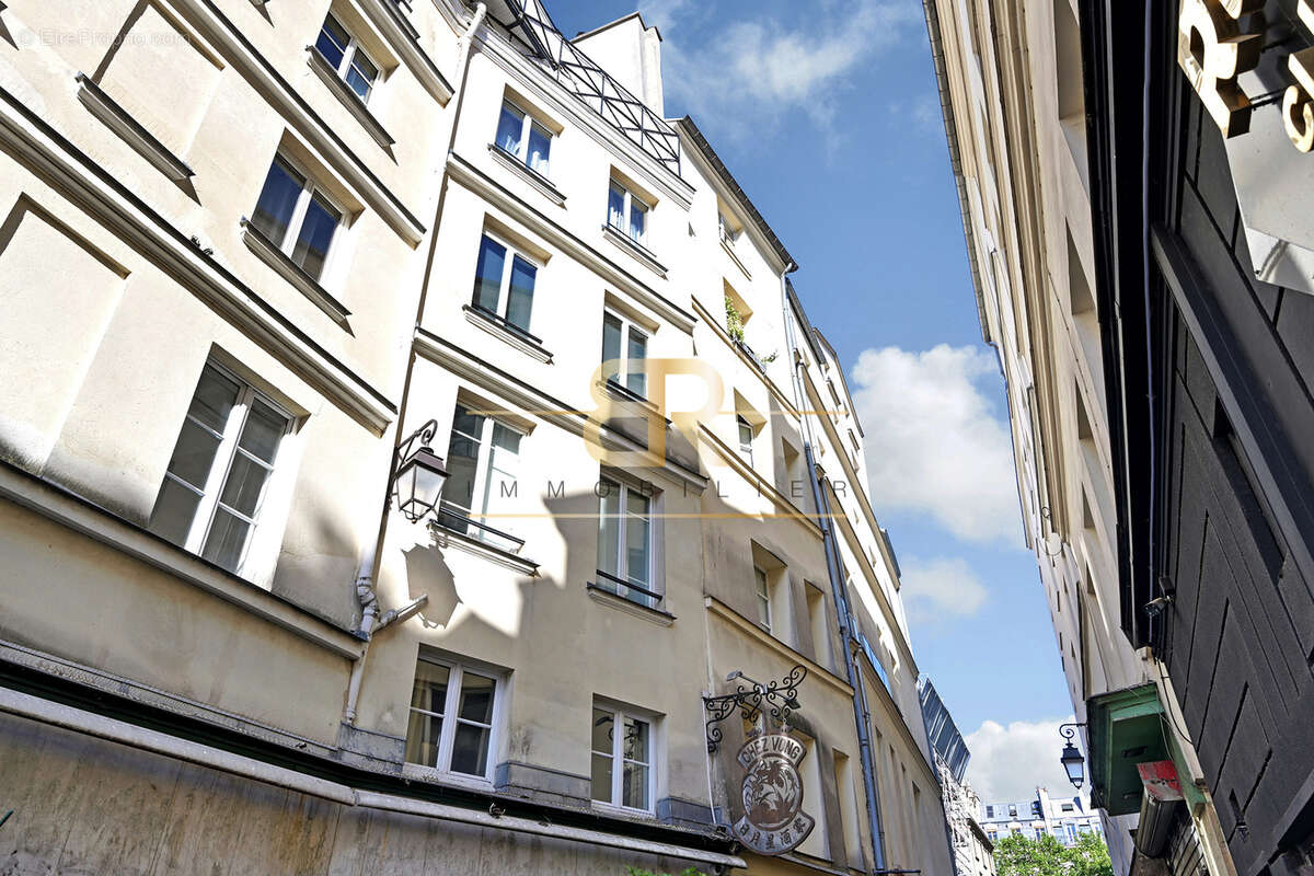 Appartement à PARIS-1E