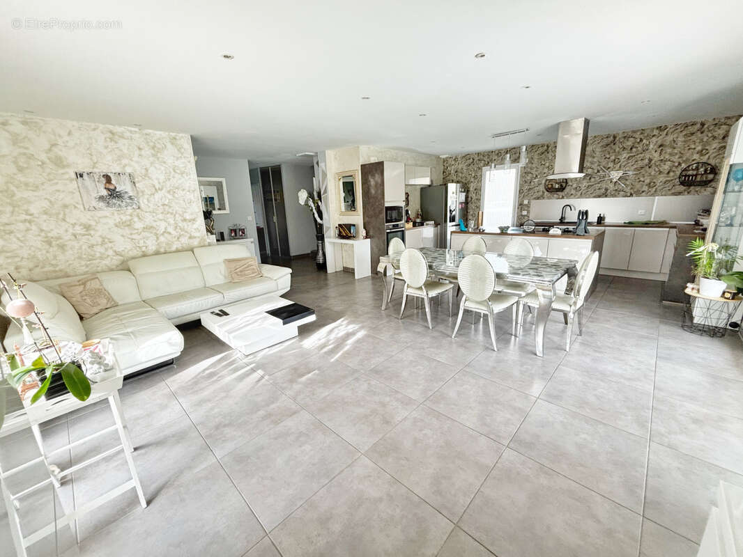 Maison à DIEMOZ