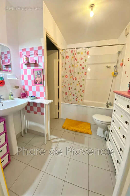Appartement à MARSEILLE-4E