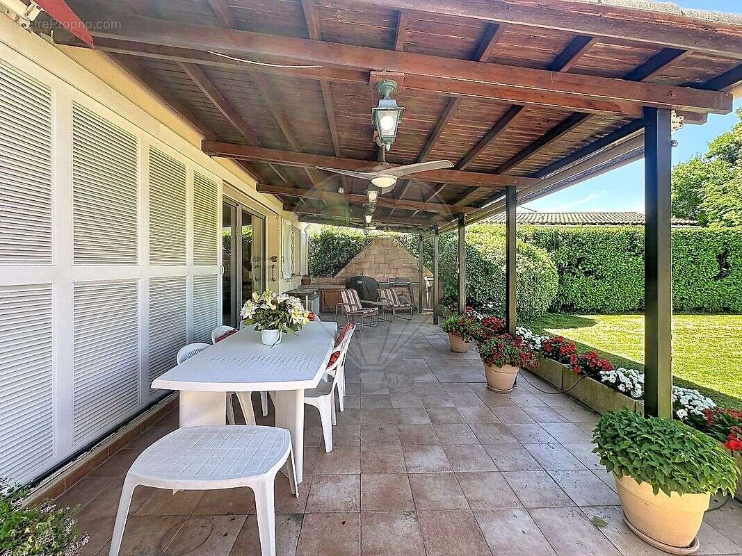 Maison à GARONS