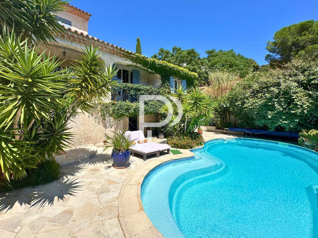 Maison à PLAN-DE-LA-TOUR