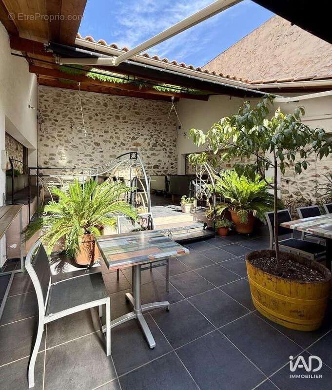 Photo 2 - Commerce à MARSEILLE-9E