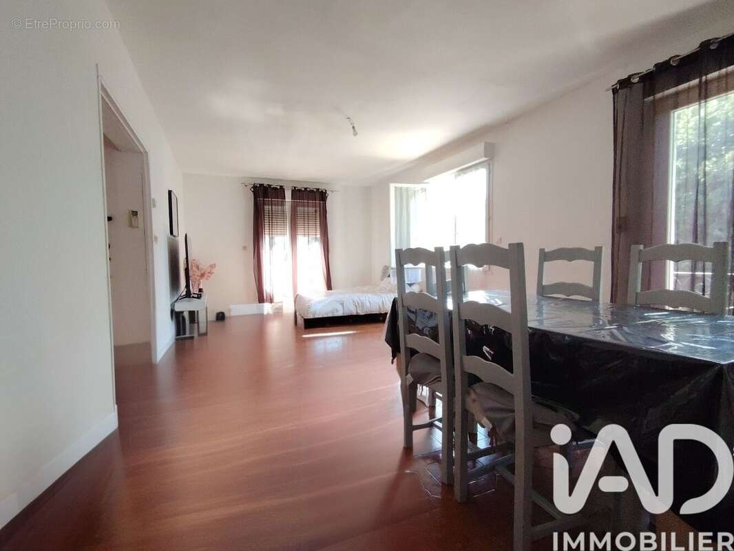 Maison 130 m² à Saint-Gilles  - photo 6