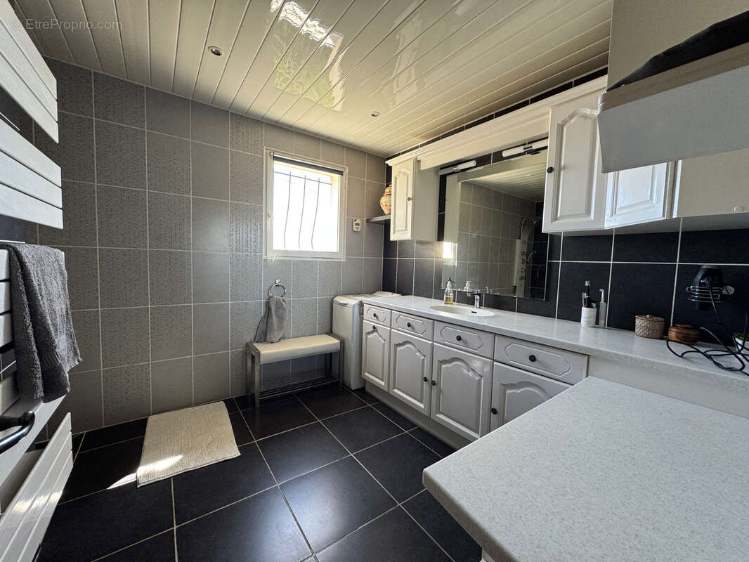Laudun- villa de plain-pied 151m2, piscine vue Mont Ventoux - photo 17