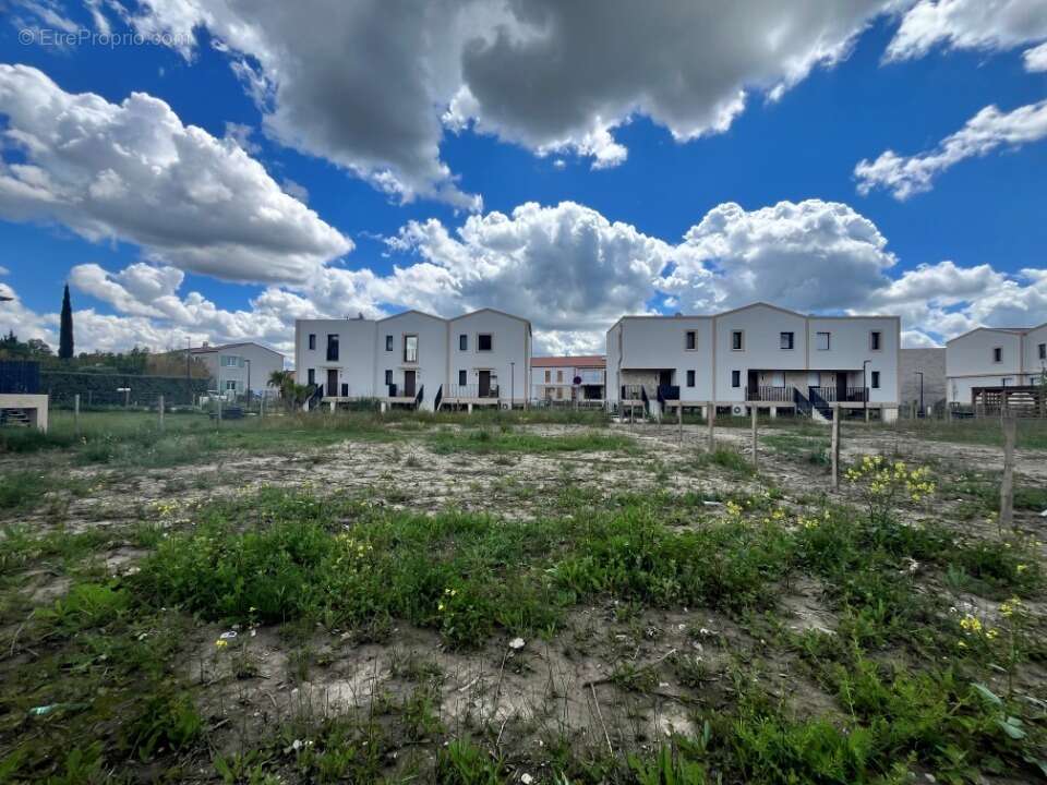 Terrain 450 m² à Saint-Etienne-Du-Gres  - photo 5