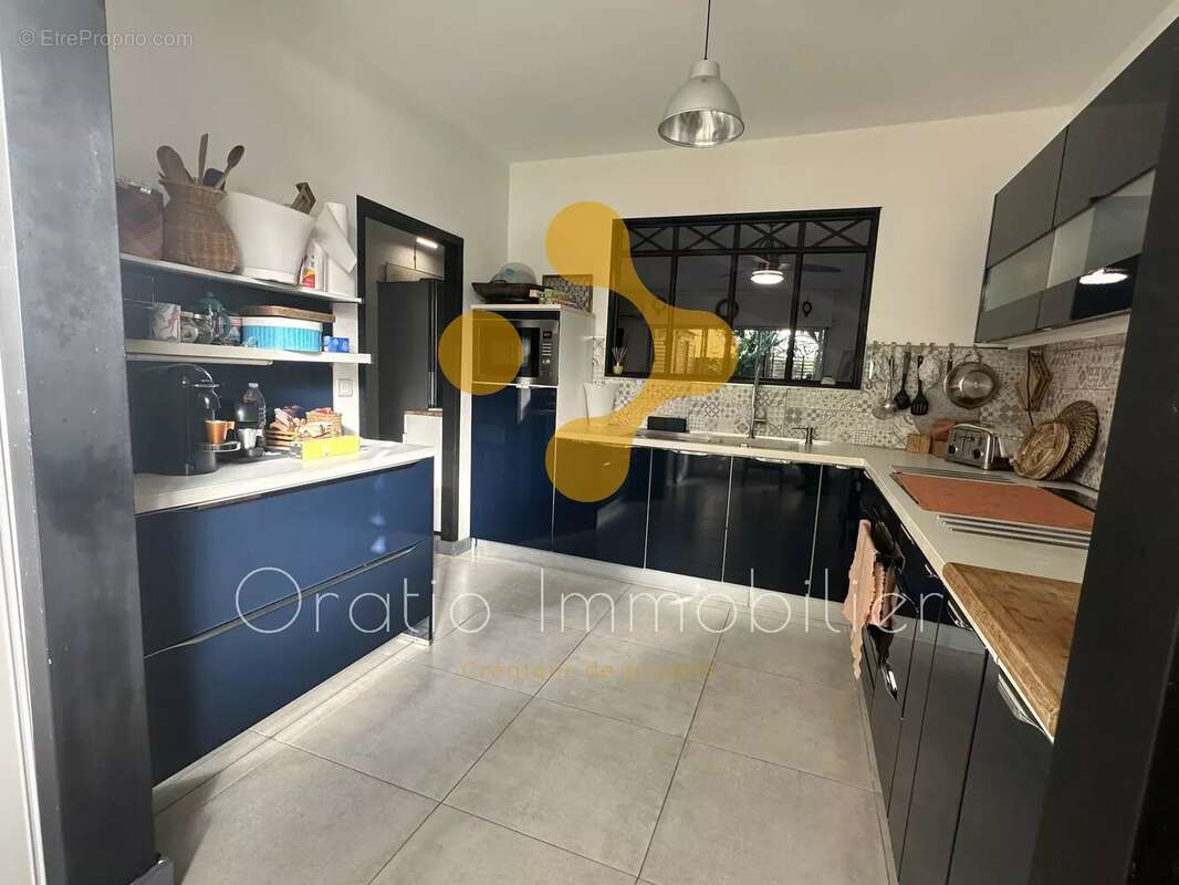 Appartement 85 m² à Saint-Paul  - photo 4