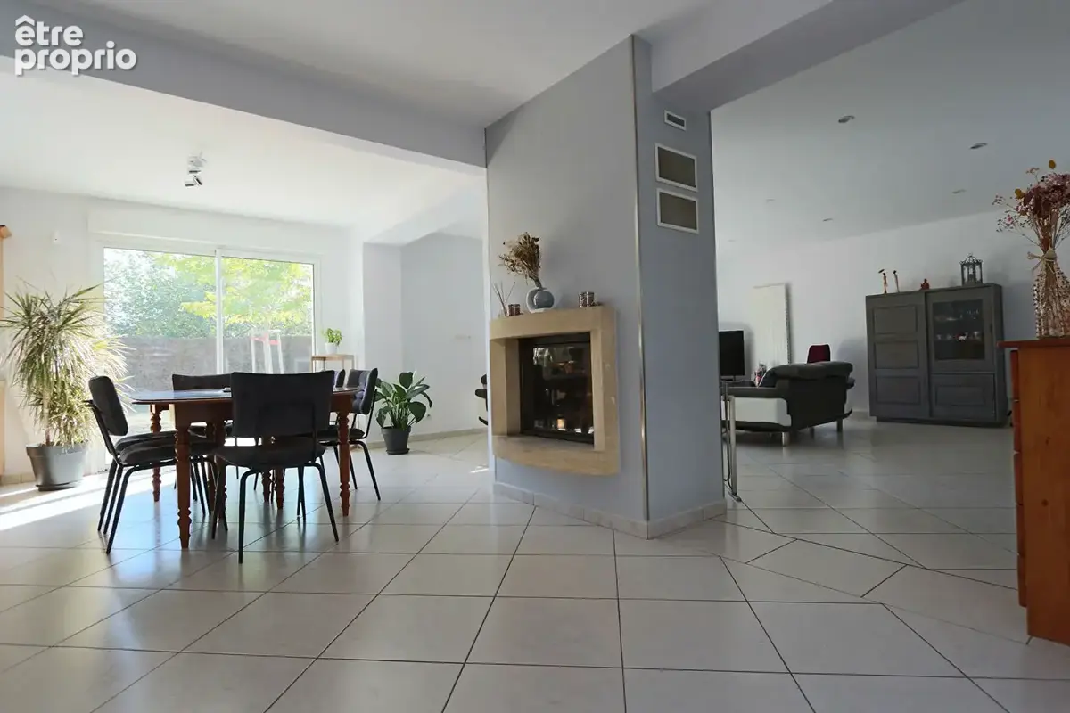 Maison familiale 180 m² surface utile, non mitoyenne avec grand jardin et garage - photo 3