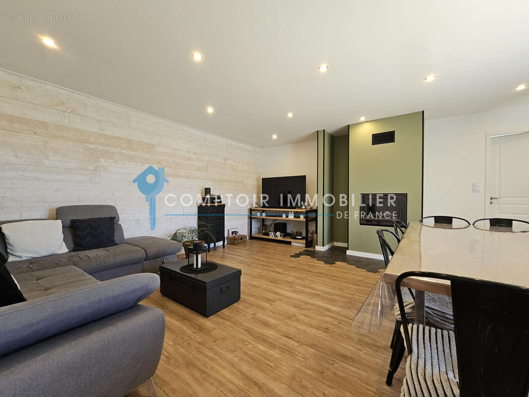 Dpt Haute-Garonne 31, Les Toureilles 31210 - Maison corps de ferme rénovée T5 avec dépendances, jardin 1800 m2 - photo 4