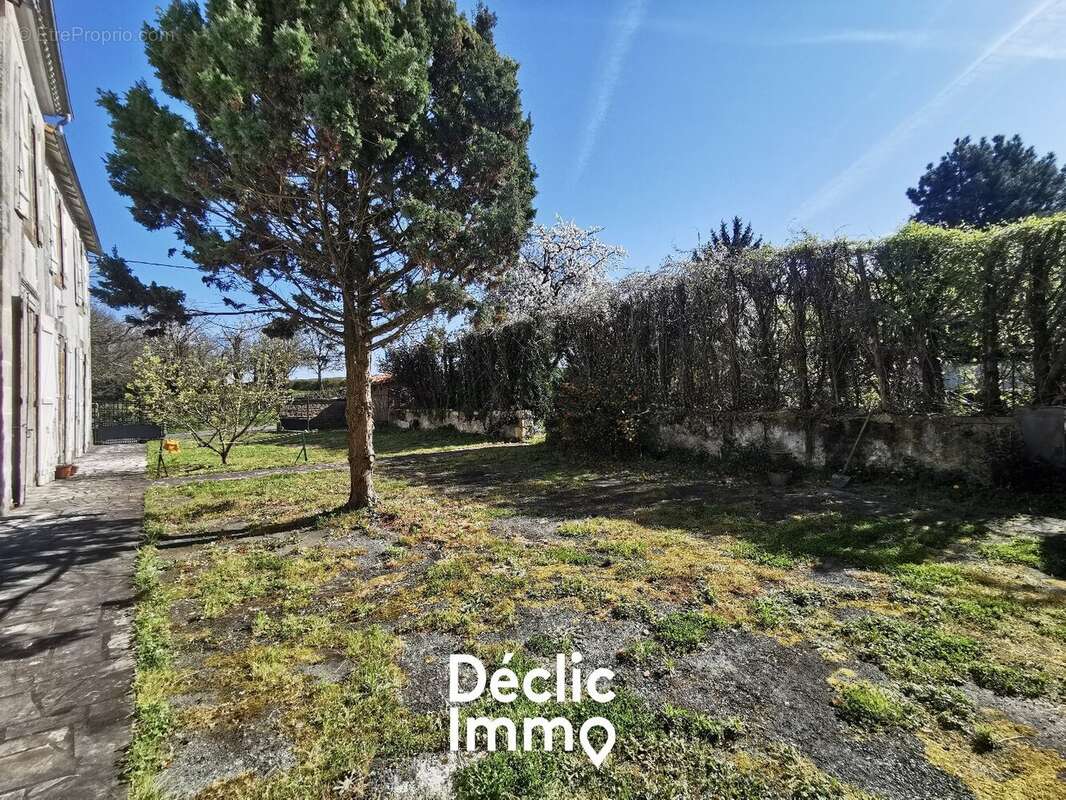 Maison à SAINT-MARTIN-DE-SAINT-MAIXENT