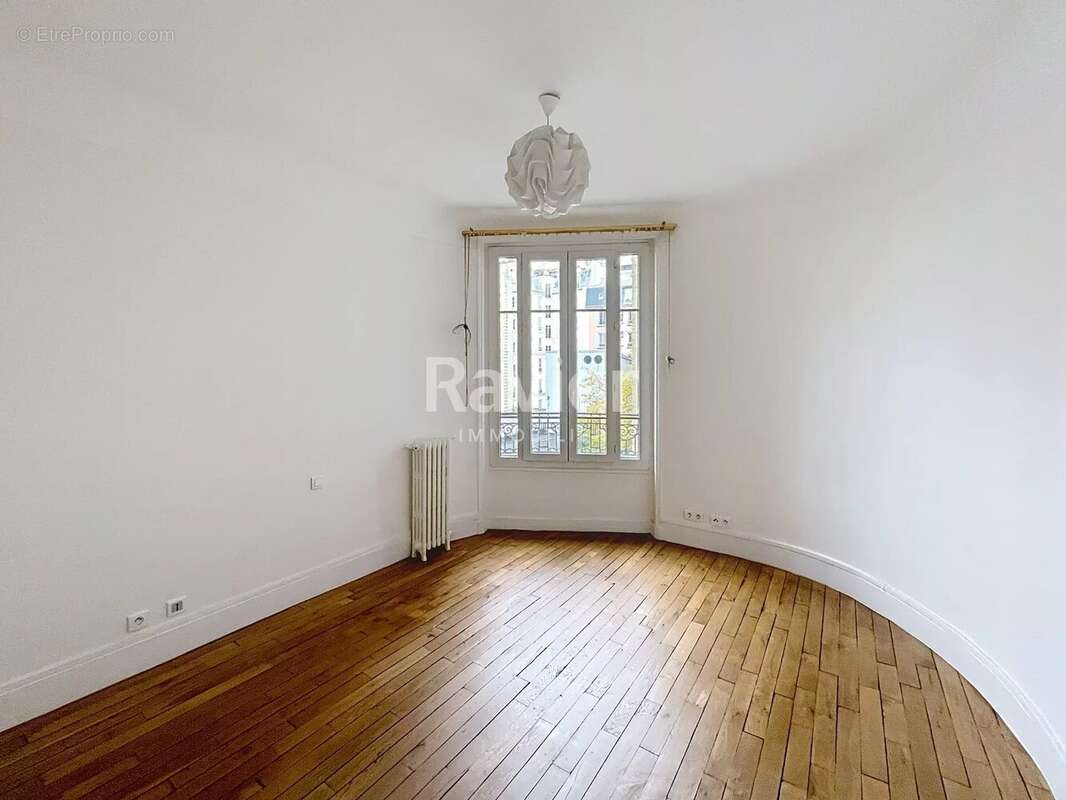 Appartement à PARIS-14E