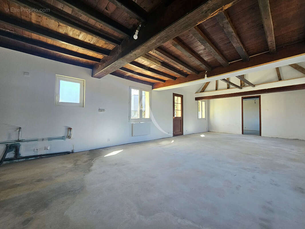 Maison à SAINT-QUENTIN-EN-TOURMONT