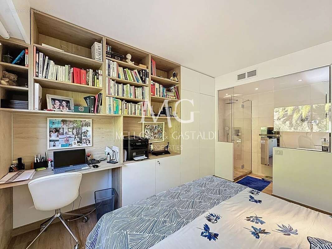 Appartement à LE CANNET