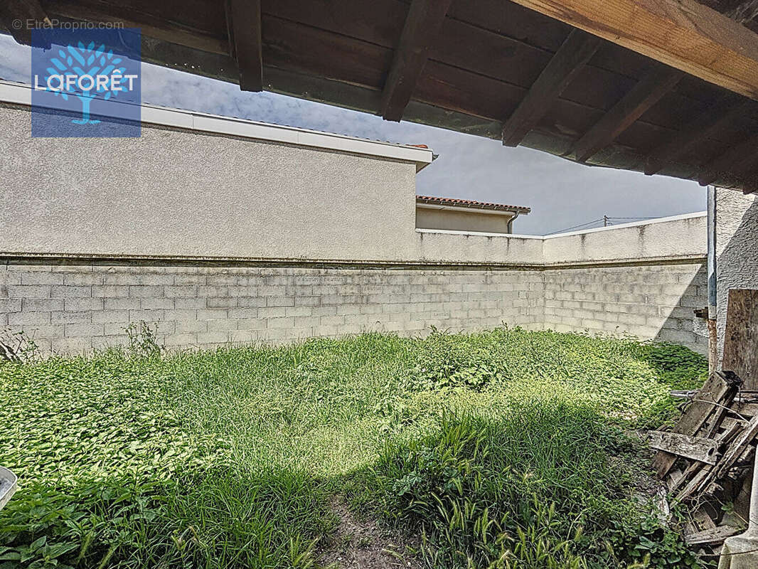 Maison à SAINT-GENIS-LAVAL