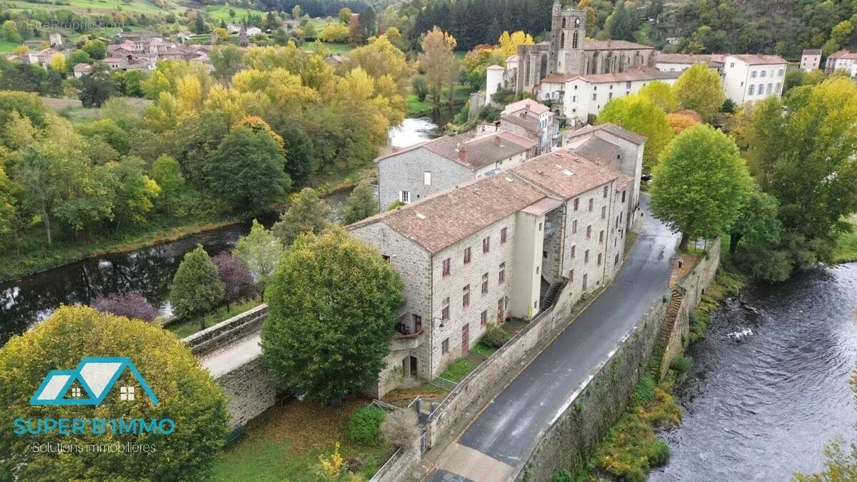 Appartement à LAVOUTE-CHILHAC